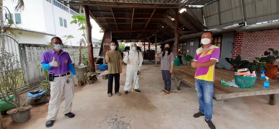 1 เม.ย.65 งานป้องกันฯ อบต.หนองขุ่นใหญ่ ดำเนินการพ่นฆ่าเชื้อโควิด-19 บ้านผู้ป่วย . ม.4,5,6,8,9